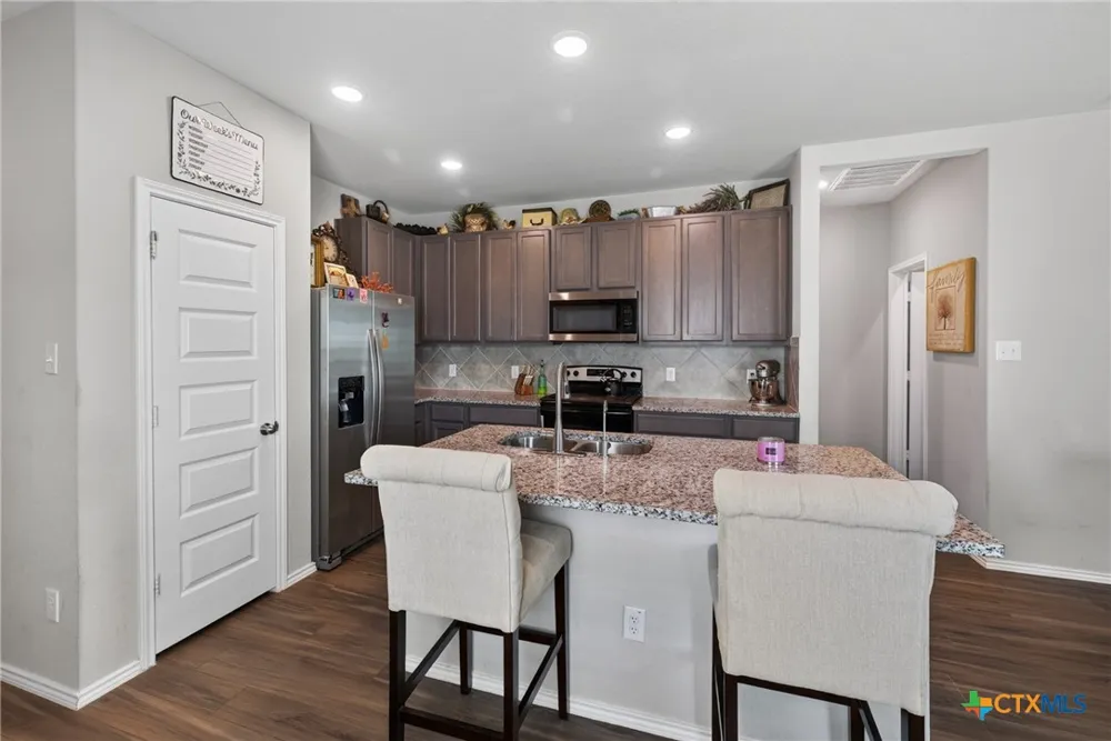 621 Kulpa Cross Seguin, TX 78155