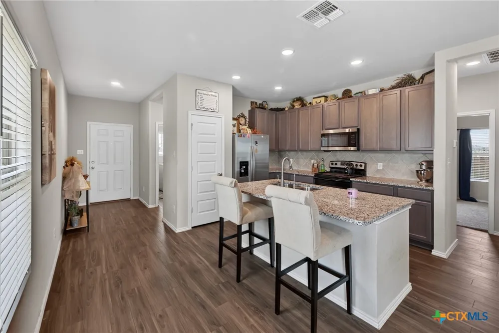 621 Kulpa Cross Seguin, TX 78155