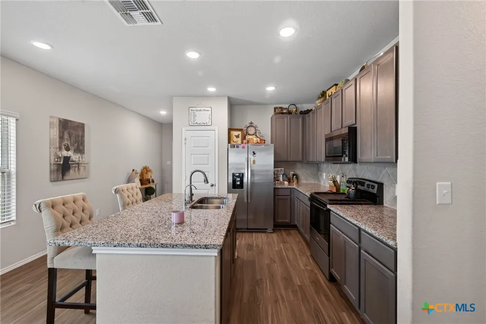 621 Kulpa Cross Seguin, TX 78155