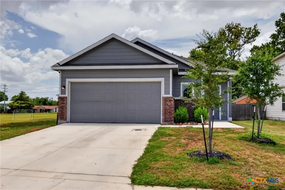 621 Kulpa Cross Seguin, TX 78155