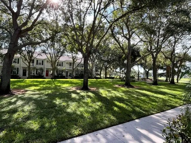 109 ASHLEY COURT Jupiter, FL 33458