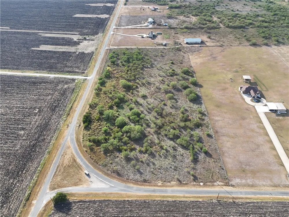 355 County Road 354 Orange Grove, TX 78372