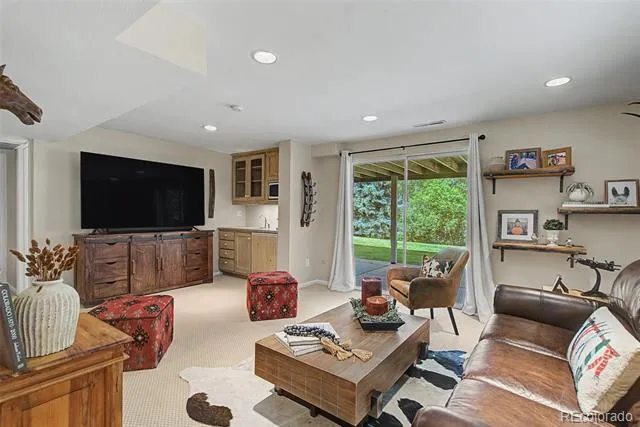 216 W Cheyenne Mountain Boulevard Colorado Springs, CO 80906