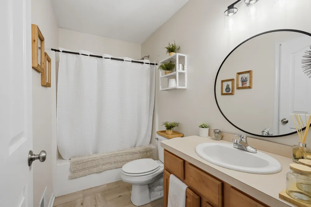 3431 Eagle Valley Court Howell, MI 48843