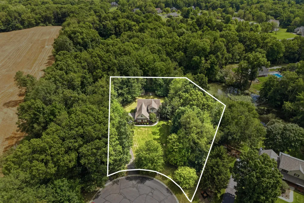 3431 Eagle Valley Court Howell, MI 48843