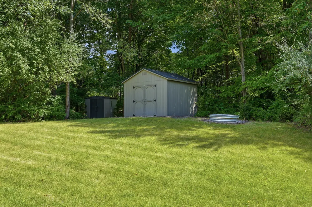 3431 Eagle Valley Court Howell, MI 48843