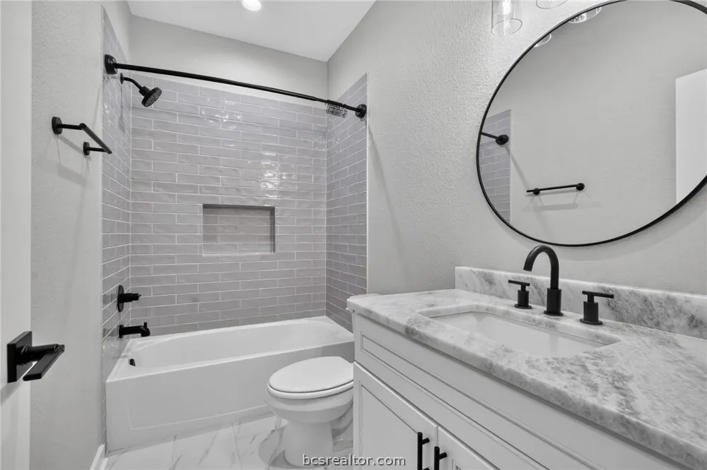 2105 Aleppo Court Bryan, TX 77807