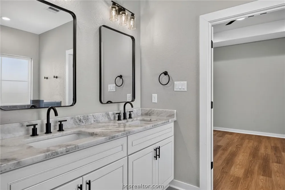 2105 Aleppo Court Bryan, TX 77807