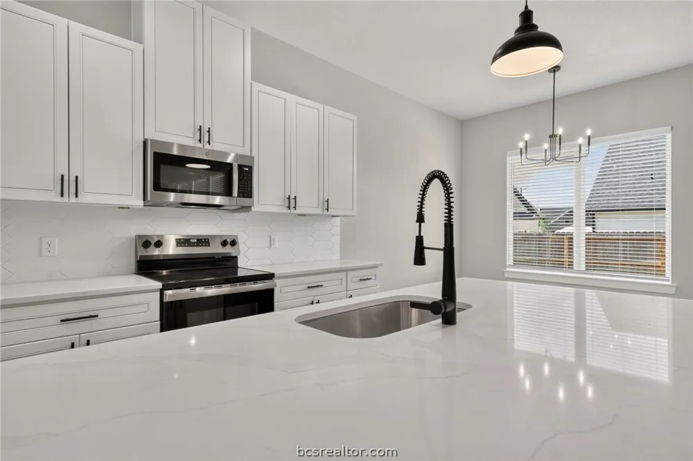 2105 Aleppo Court Bryan, TX 77807