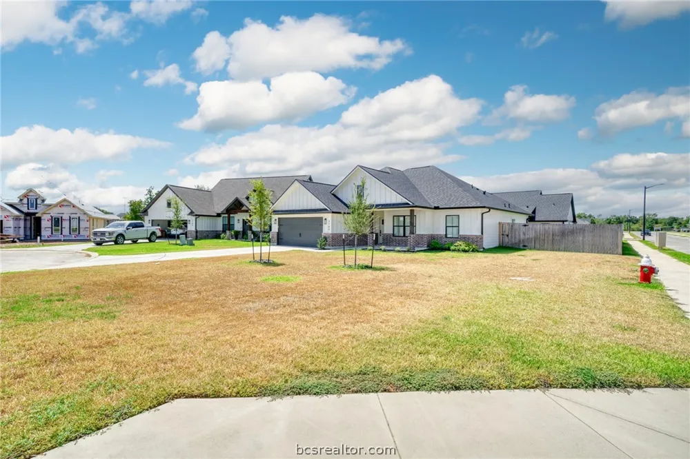 2105 Aleppo Court Bryan, TX 77807