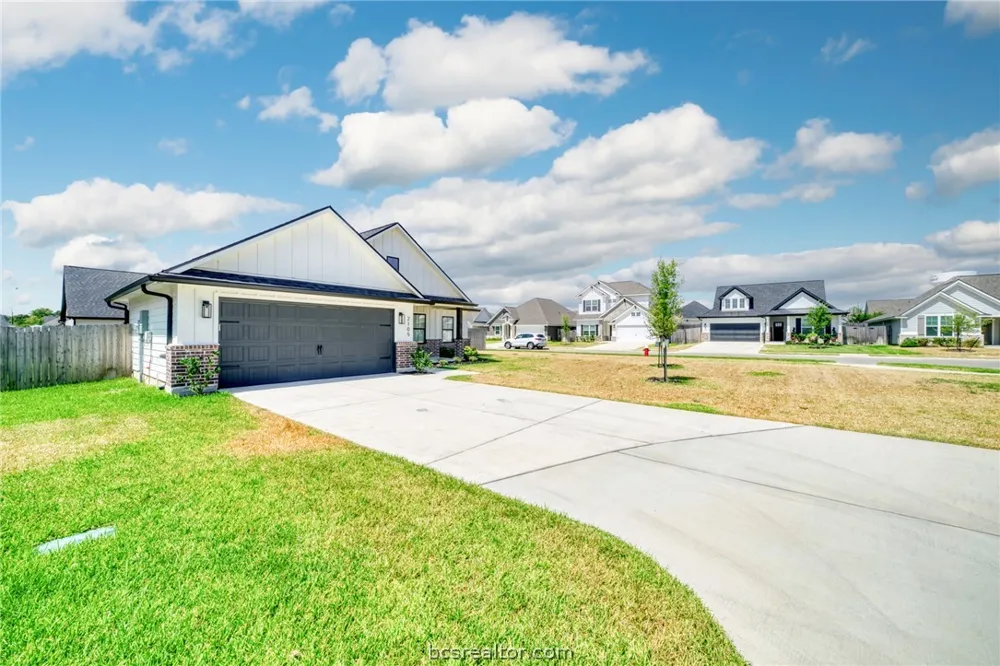 2105 Aleppo Court Bryan, TX 77807