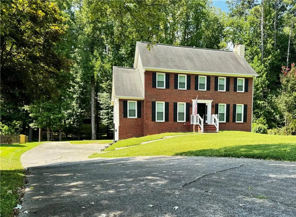 1890 Dovonshire Road Marietta, GA 30064
