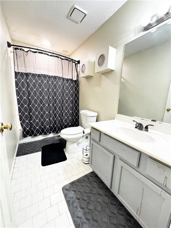 1890 Dovonshire Road Marietta, GA 30064