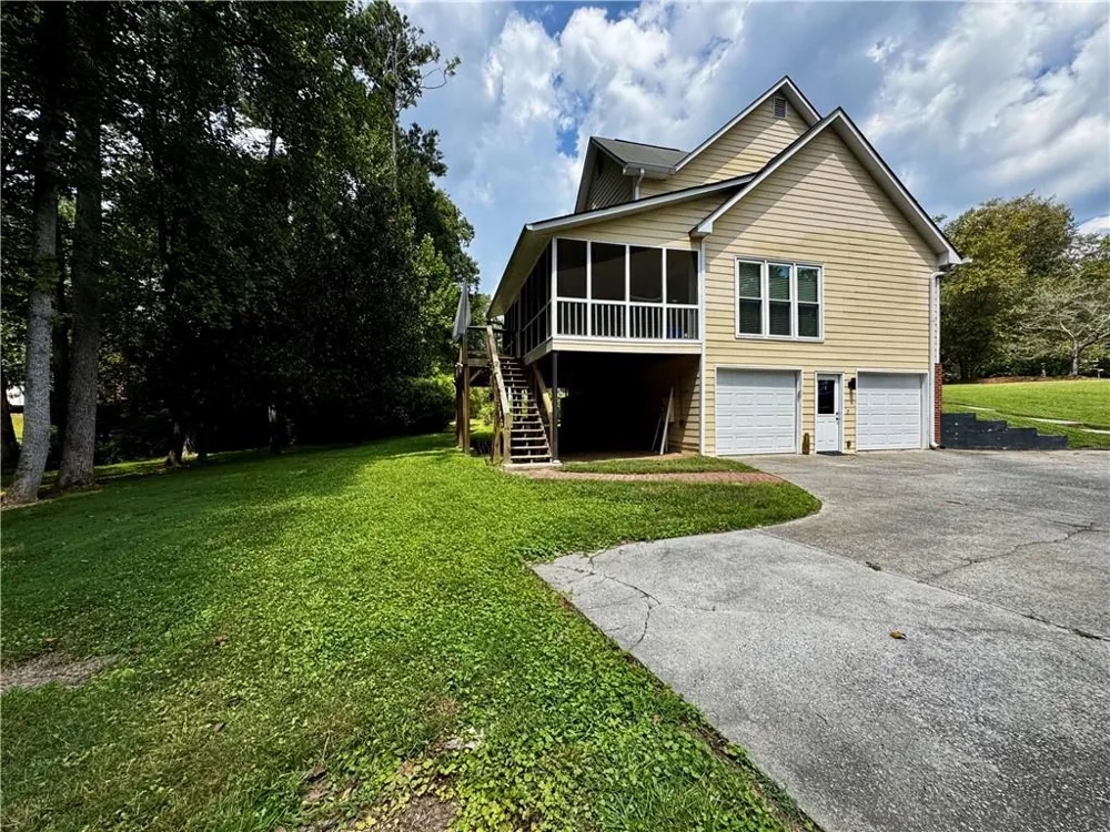 1890 Dovonshire Road Marietta, GA 30064