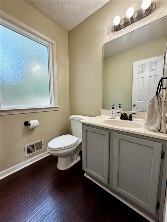 1890 Dovonshire Road Marietta, GA 30064