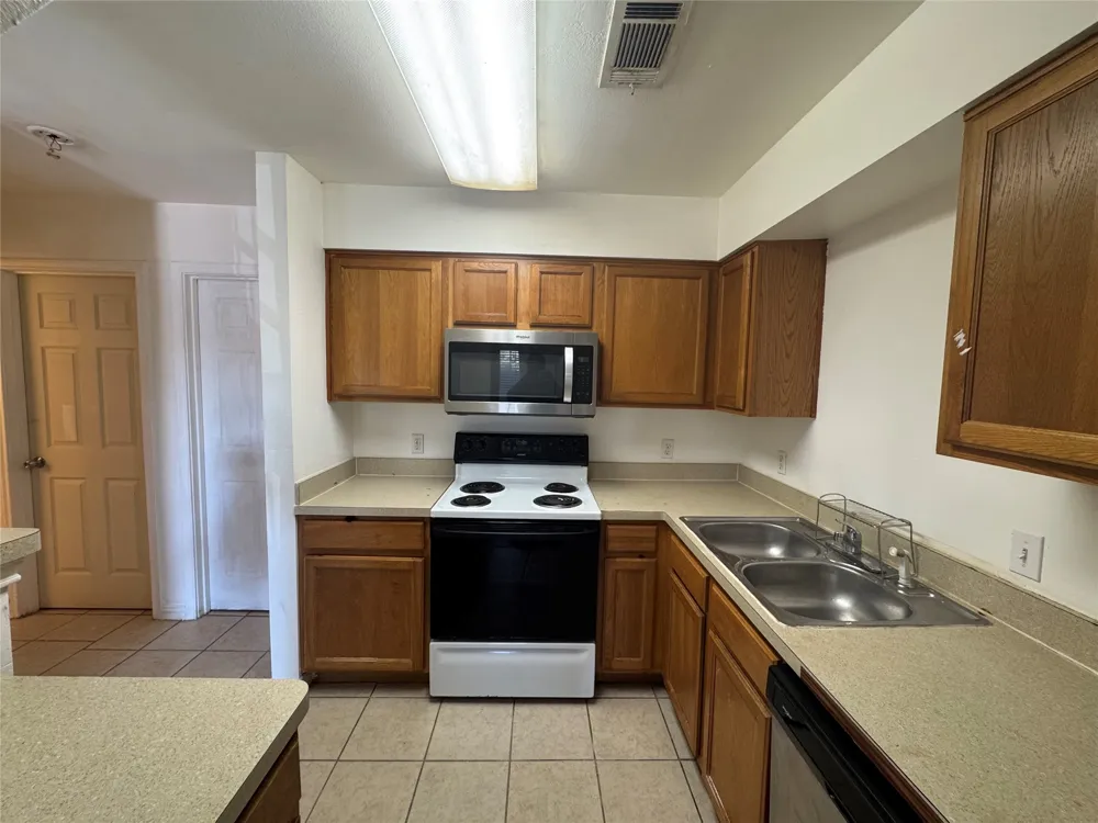 9817 Walnut Street #107 Dallas, TX 75243