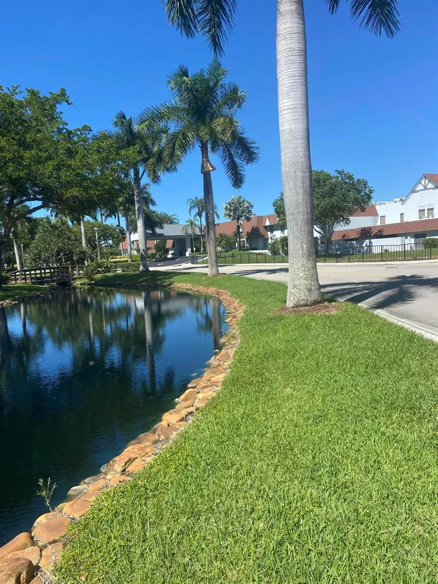 14460 Strathmore Lane #306 Delray Beach, FL 33446