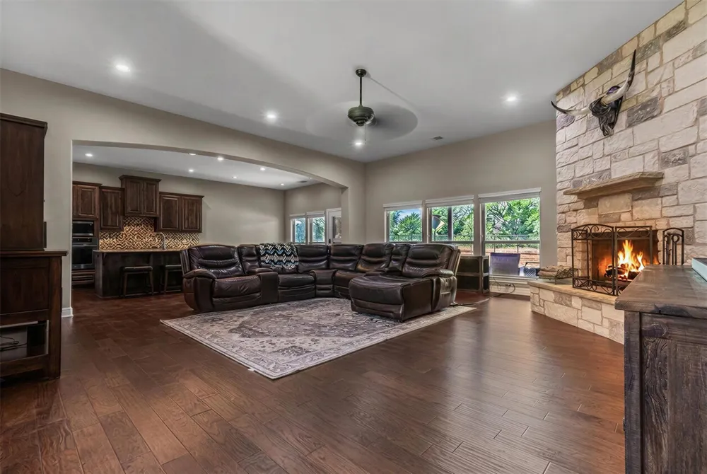 404 First Down Dash Burnet, TX 78611