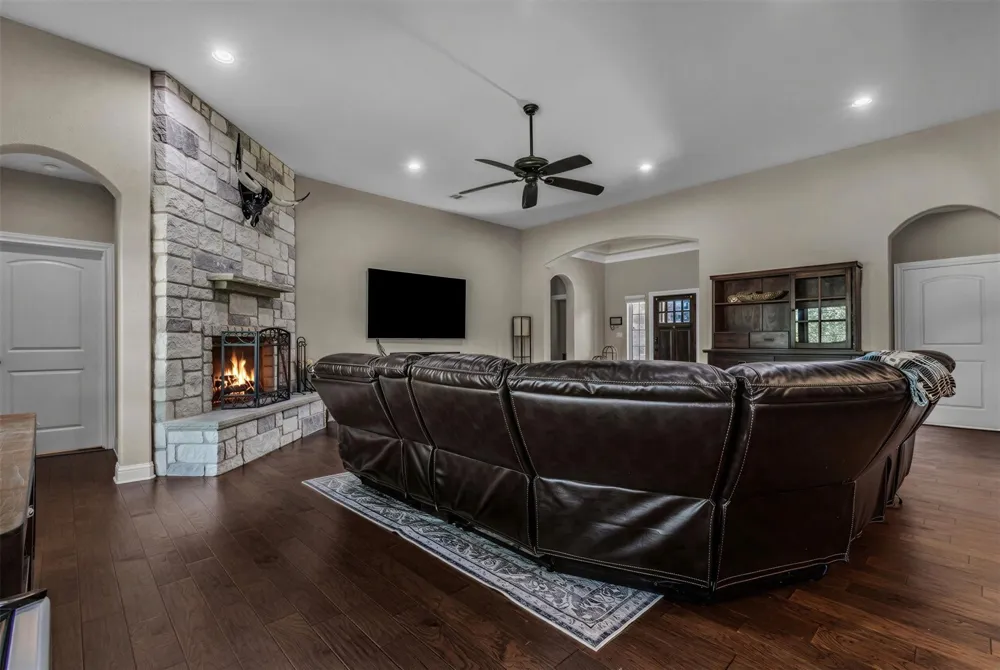 404 First Down Dash Burnet, TX 78611