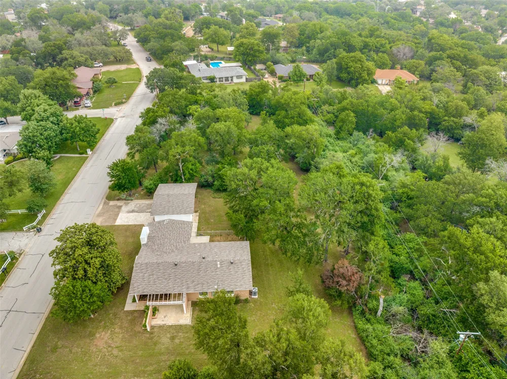 201 Lakeridge Road Lakeside, TX 76108