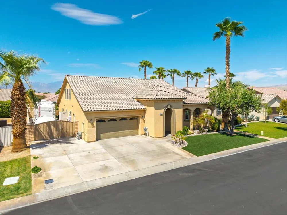 41367 Farmer Court Indio, CA 92203