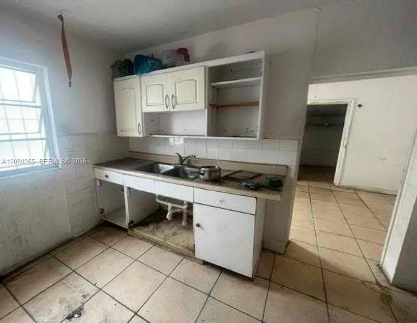 3708 NW 12th Ave Miami, FL 33127