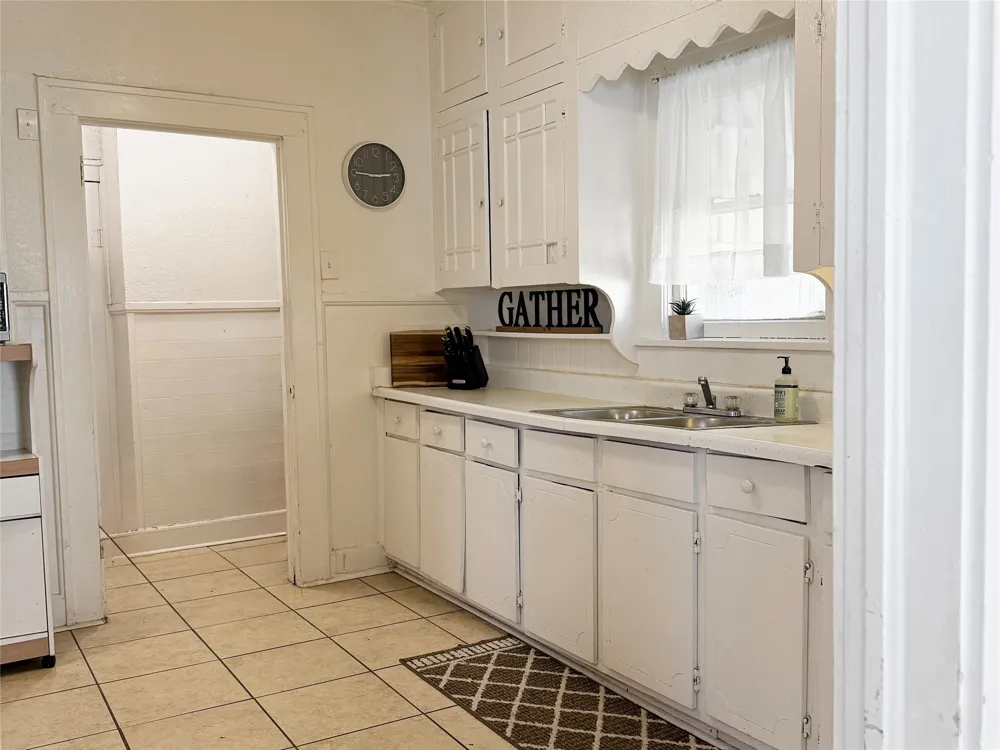 944 Marion Avenue Fort Worth, TX 76104