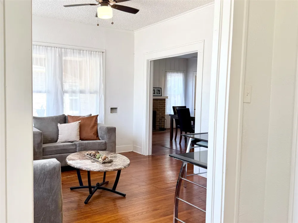 944 Marion Avenue Fort Worth, TX 76104