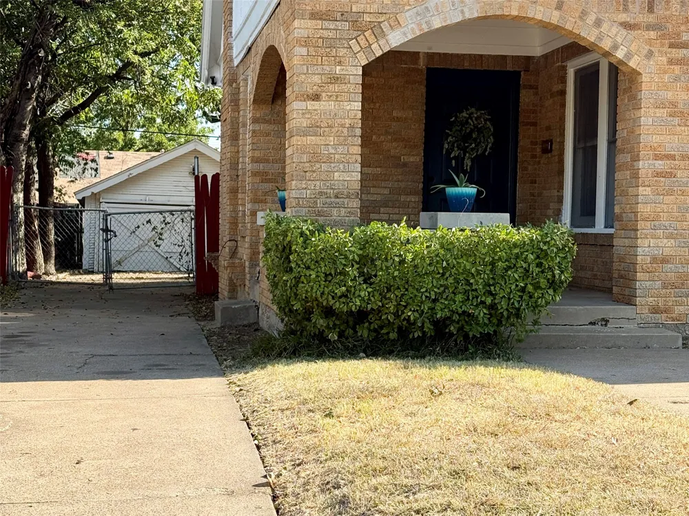 944 Marion Avenue Fort Worth, TX 76104
