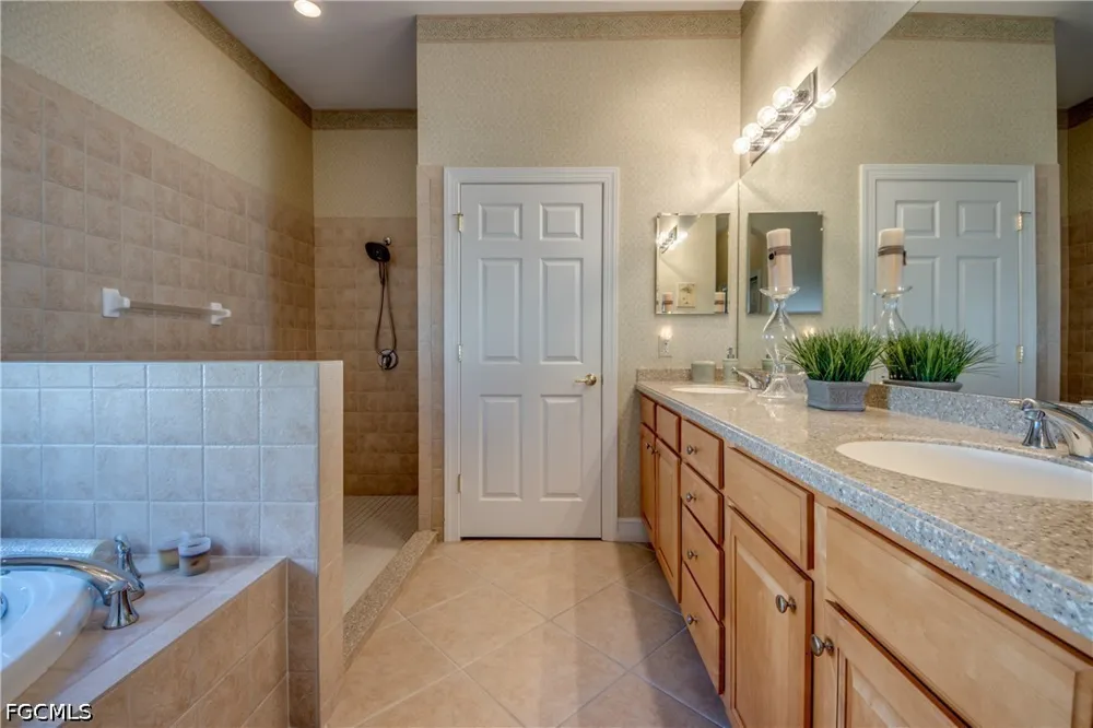 Bellagio Drive Fort Myers, FL 33913