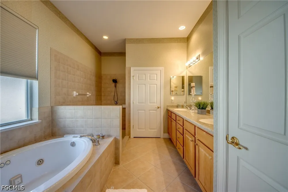 Bellagio Drive Fort Myers, FL 33913