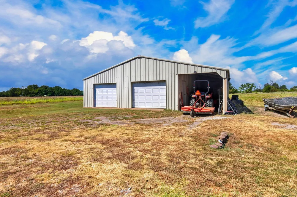 424 Fm 1563 Wolfe City, TX 75496