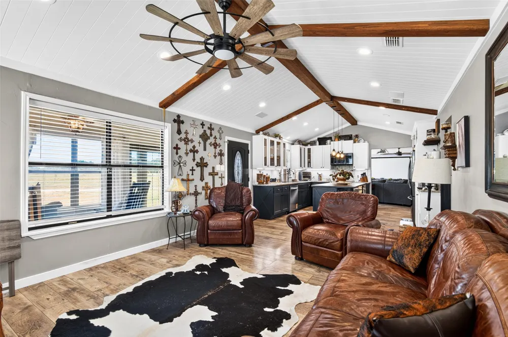424 Fm 1563 Wolfe City, TX 75496