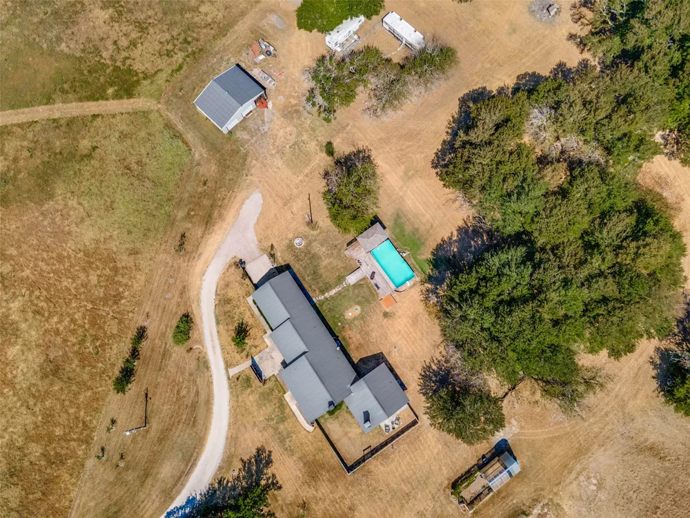 424 Fm 1563 Wolfe City, TX 75496