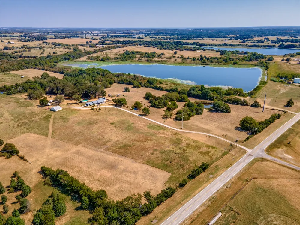 424 Fm 1563 Wolfe City, TX 75496