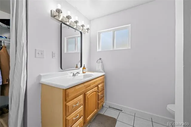 6130 E 61st Avenue Commerce City, CO 80022