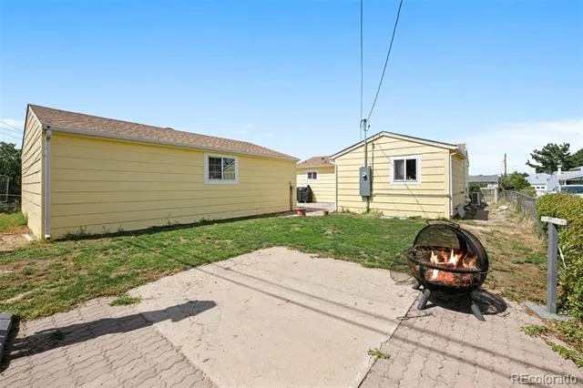 6130 E 61st Avenue Commerce City, CO 80022