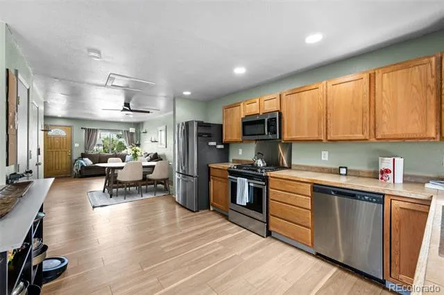 6130 E 61st Avenue Commerce City, CO 80022