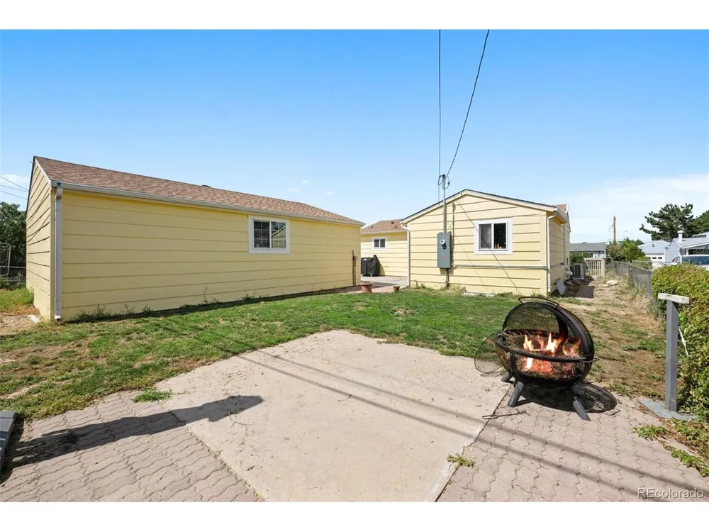 6130 E 61st Avenue Commerce City, CO 80022