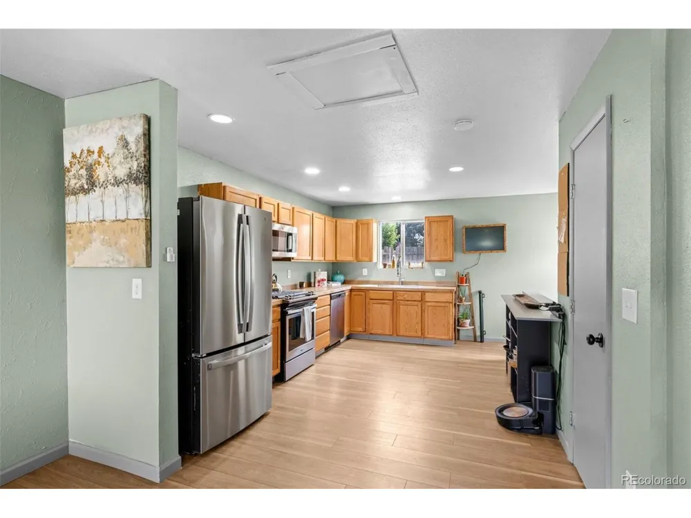 6130 E 61st Avenue Commerce City, CO 80022