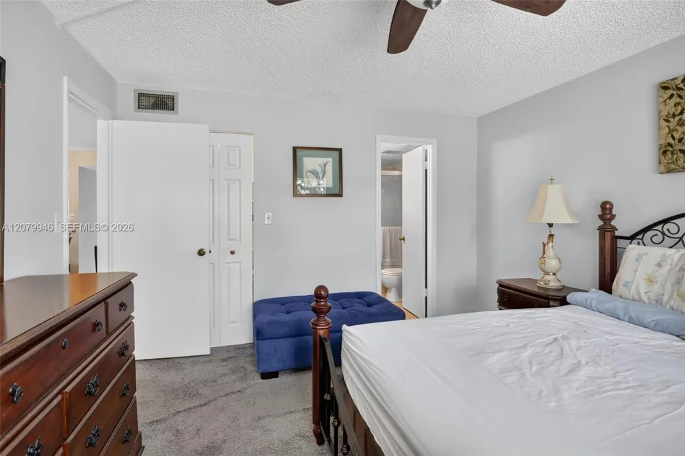 9261 Sunrise Lakes Blvd #203 Sunrise, FL 33322