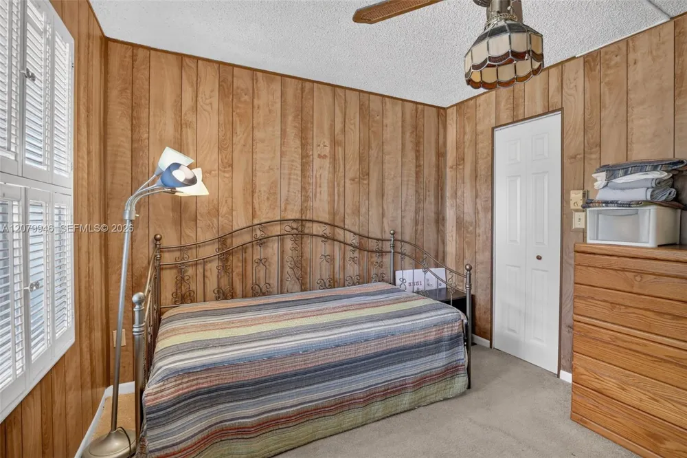 9261 Sunrise Lakes Blvd #203 Sunrise, FL 33322