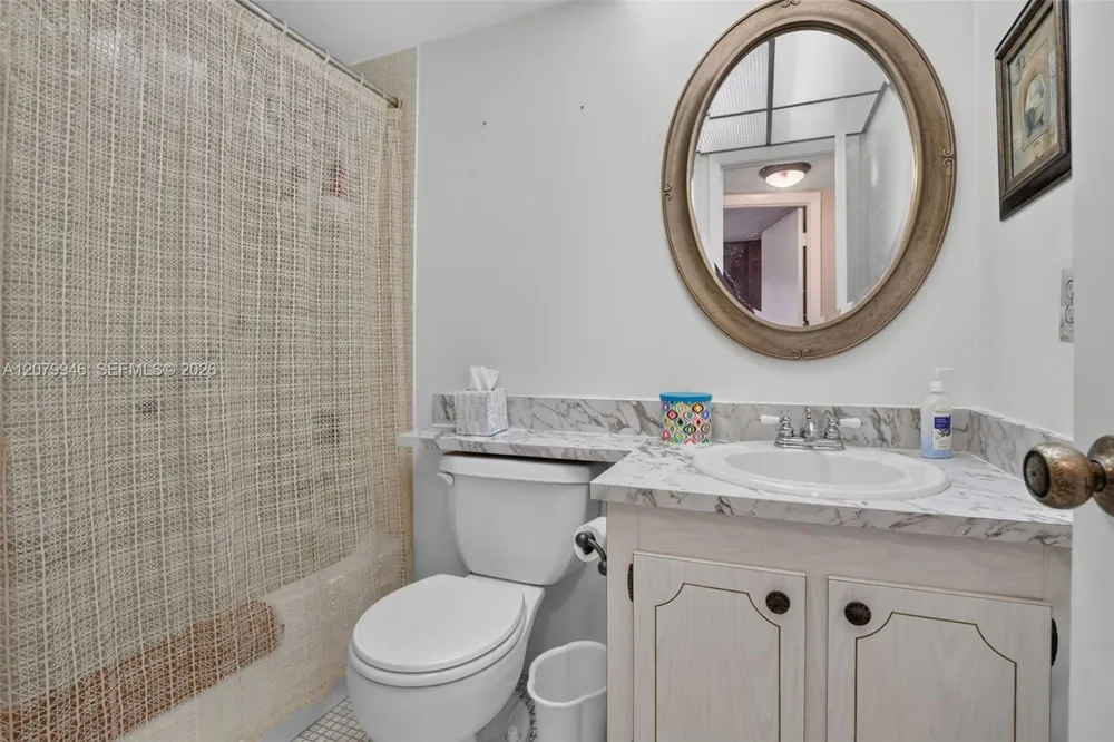 9261 Sunrise Lakes Blvd #203 Sunrise, FL 33322