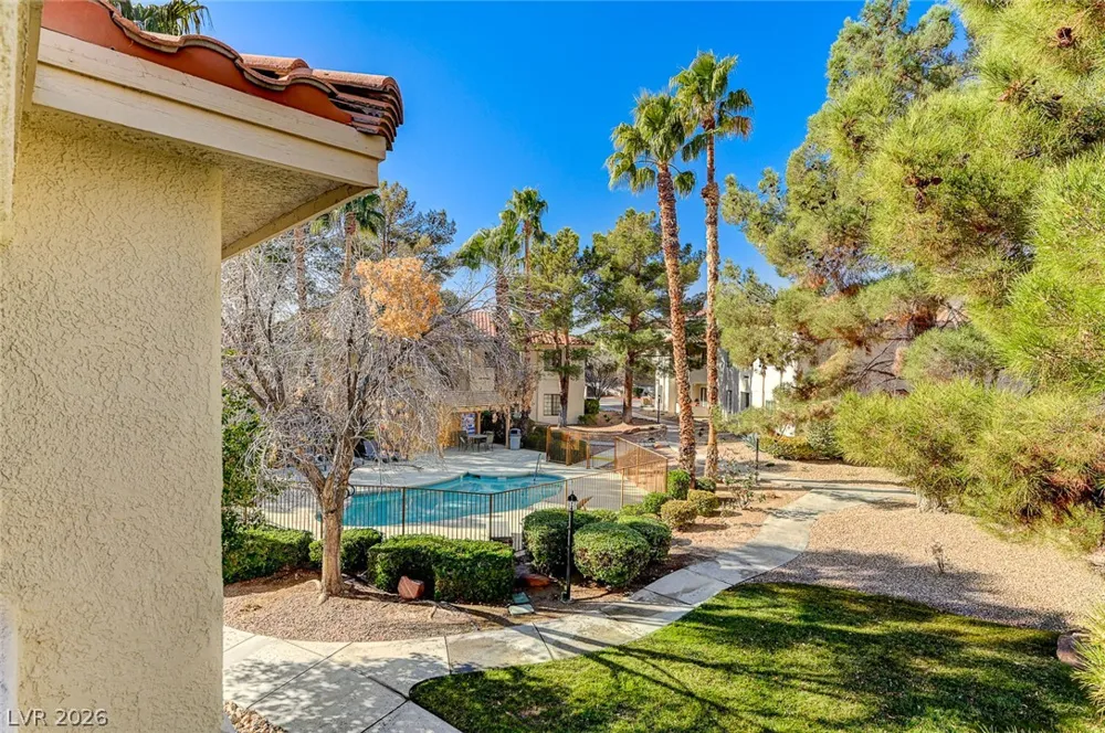 2633 S Durango Drive #201 Las Vegas, NV 89117