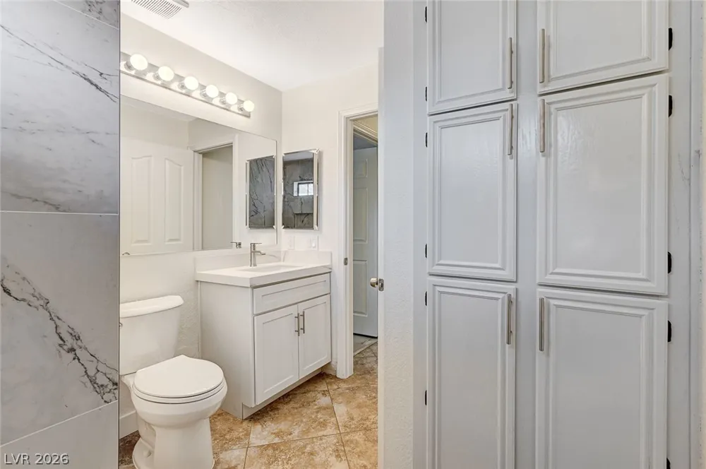 2633 S Durango Drive #201 Las Vegas, NV 89117