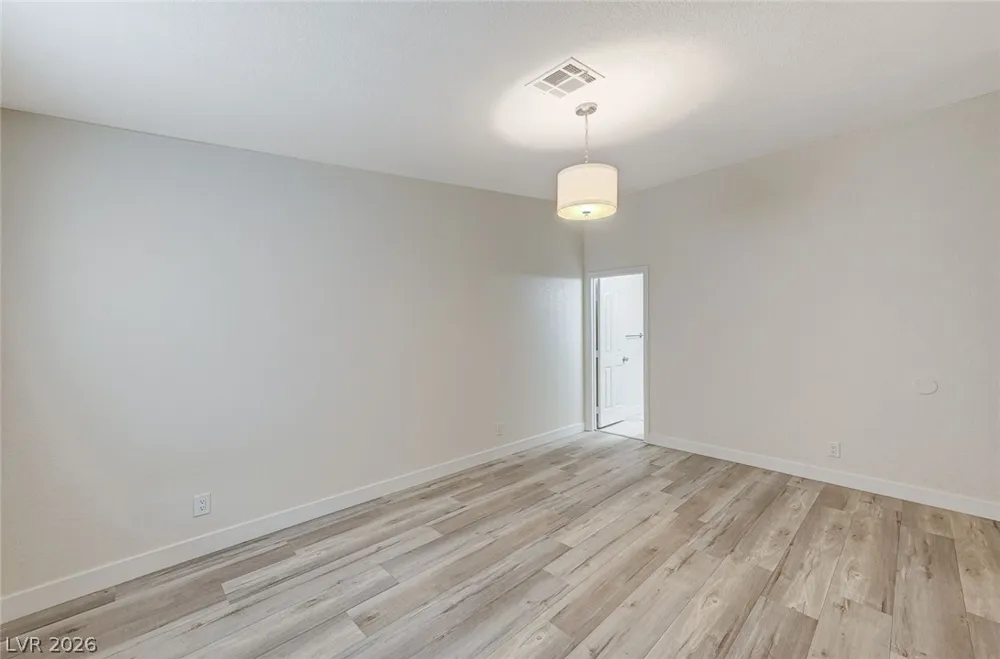 2633 S Durango Drive #201 Las Vegas, NV 89117