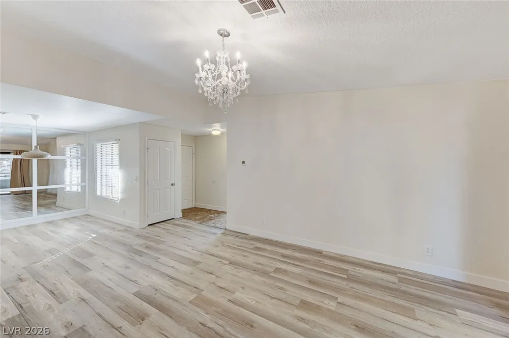 2633 S Durango Drive #201 Las Vegas, NV 89117