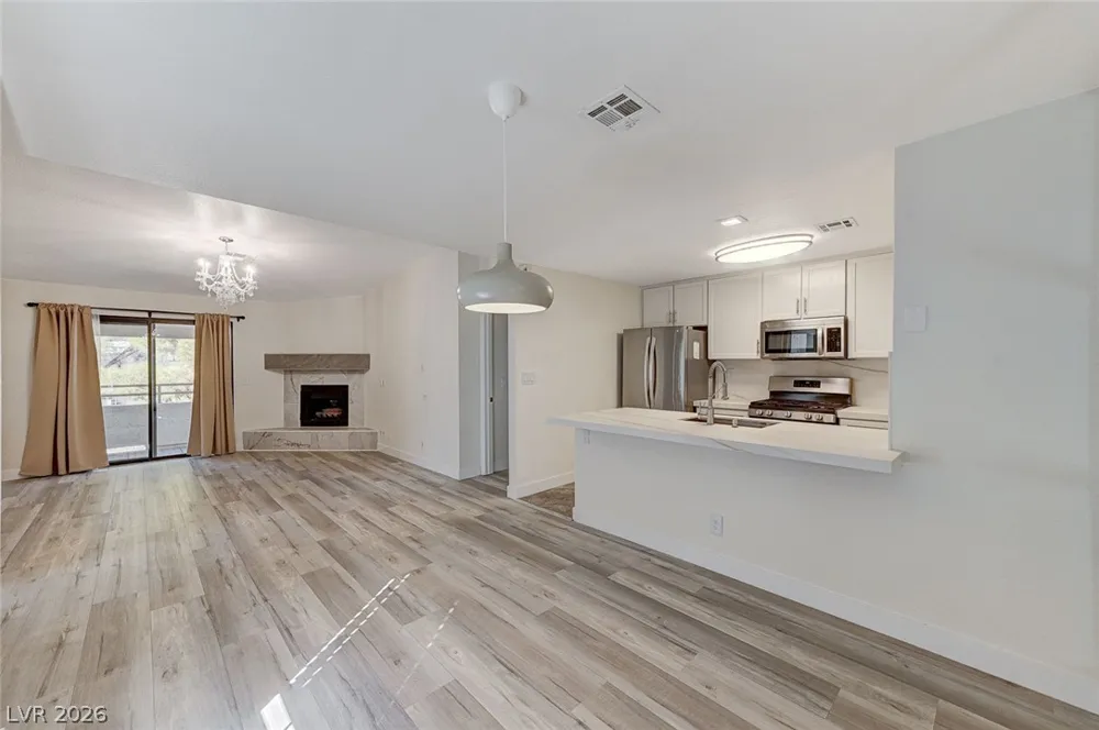 2633 S Durango Drive #201 Las Vegas, NV 89117