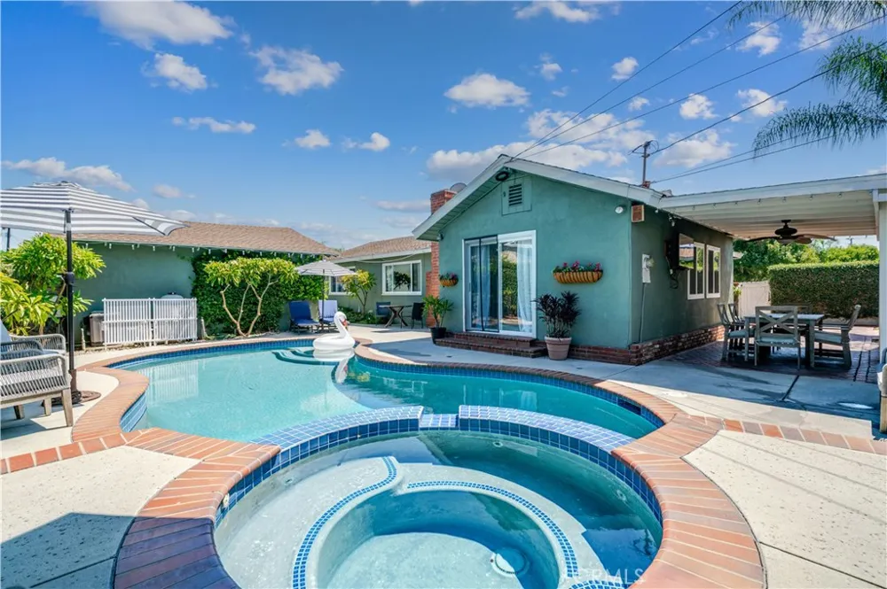 971 E Wanamaker Drive Covina, CA 91724