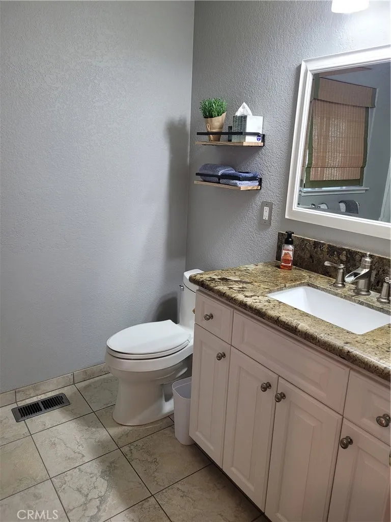 7999 Little Borax Lake Kelseyville, CA 95451